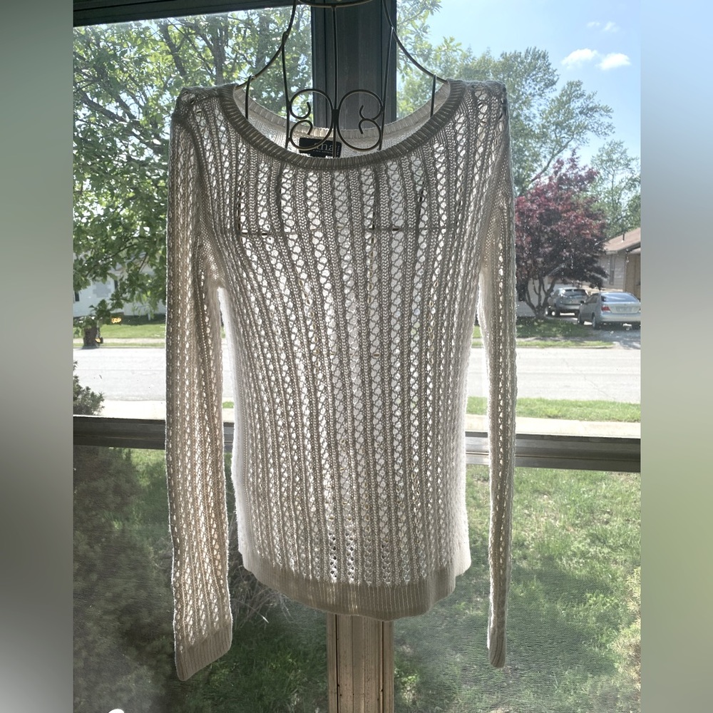 a.n.a petitie medium crochet top.